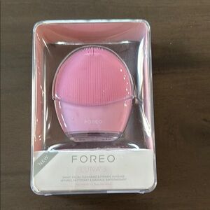 FOREO LUNA 3 Pink Facial Cleansing Device